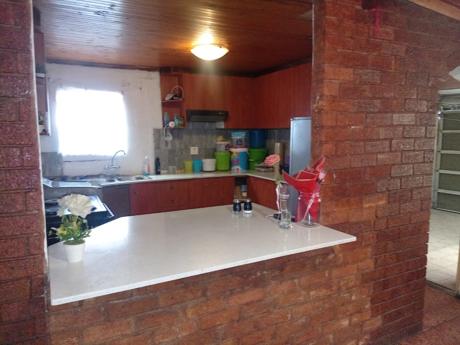 3 Bedroom Property for Sale in Lentegeur Western Cape